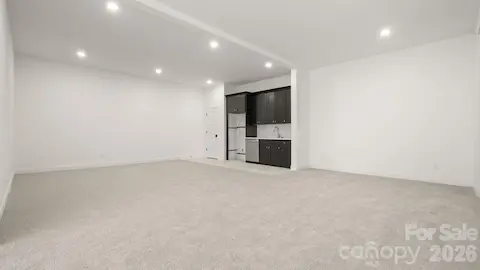 Bassement Kitchenette and living space
