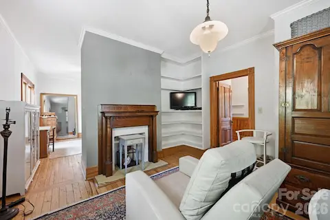 Primary Suite / Sitting
