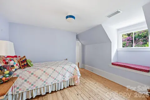 Bedroom Up
