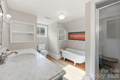 Upstairs Hall Bath