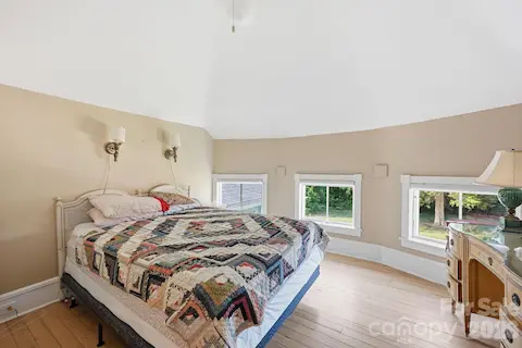 Bedroom Up