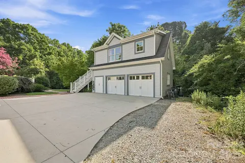Detached Garage