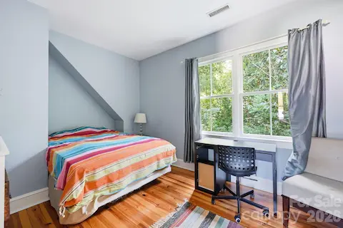 Garage Apartment Bedroom 1