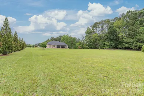 Level Backyard Offers Endless Possibilites