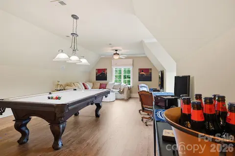 Upper level bonus/game/TV room w/new LVP flooring