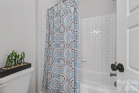 Full Bath1