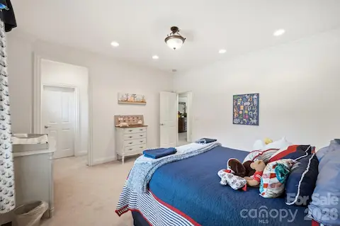 Upstairs Bedroom 2