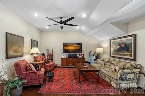 Top Level Loft/Bonus