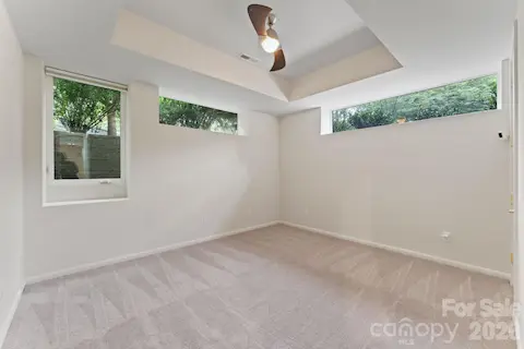 Ground-floor full guest bathroom with modern fixtures