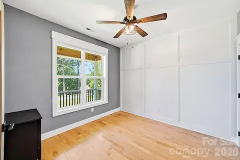 office / 2nd bedroom