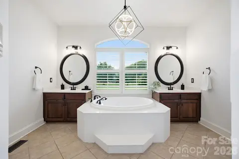 Primary bath