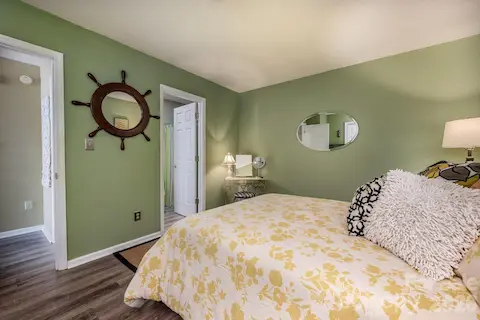 Main floor 2nd Bedroom
