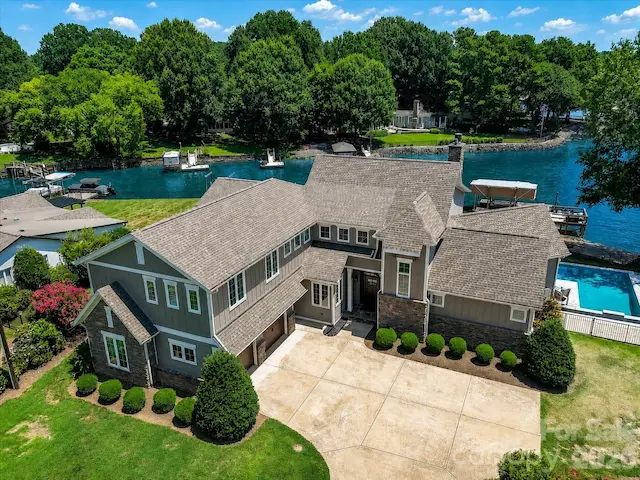 18014 Whispering Oaks Drive, Cornelius, NC