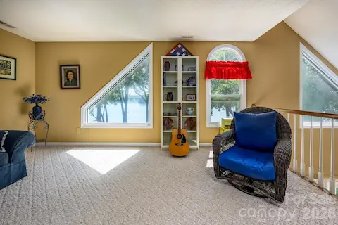 Upper loft/Bunk area