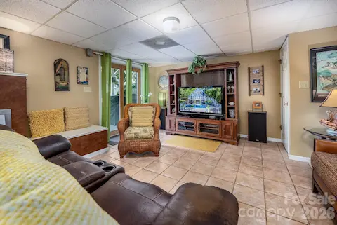 Basement/2nd Den