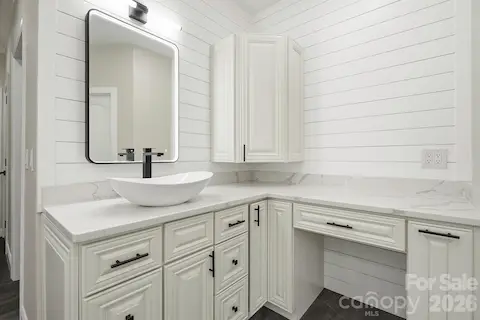 Split Vanity Design with Storage