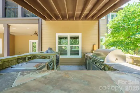 Outdoor Kitchen