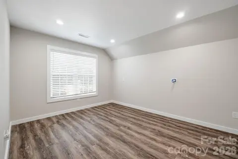Upper Level Bedroom with Bath and Storage