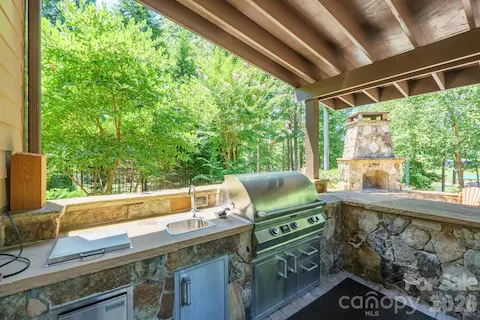 Outdoor Kitchen