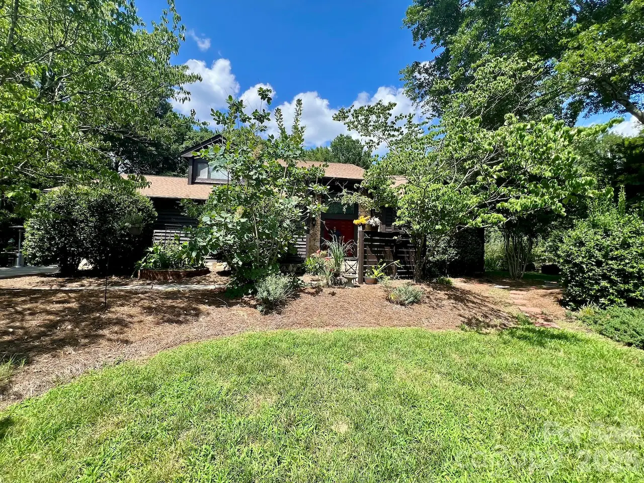 200 Foxlair Court, Matthews, NC