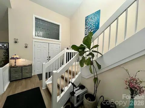 Entryway/ Stairs