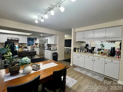 2nd Dining Area/Bar