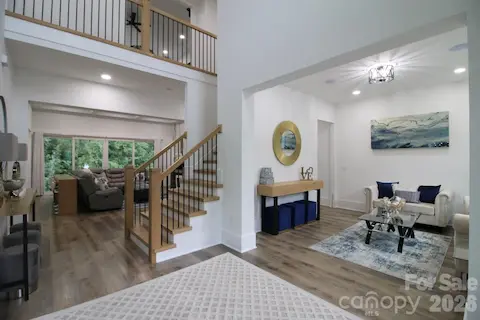 Entry foyer / Staircase (open to upper level)
