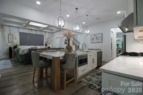 Kitchen / Living room