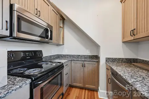 Garage Apartment kitchen