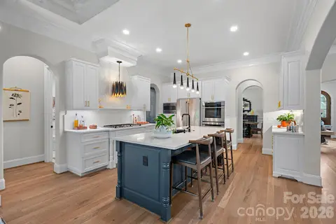 Newly Renovated Kitchen