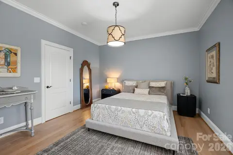 Upper-Level Guest Room