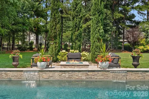 Heated Saltwater Pool