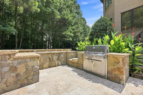 Outdoor Kitchen