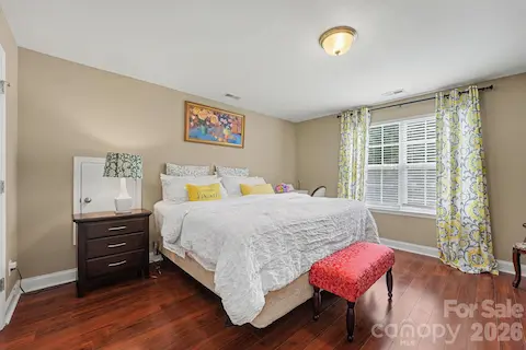 upstairs bedroom 2