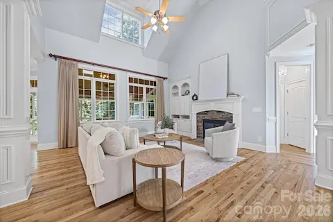 Living room with Fireplace