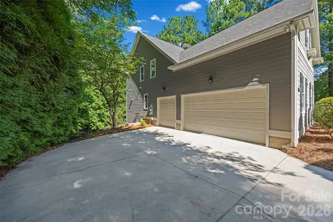 3 Car Garage