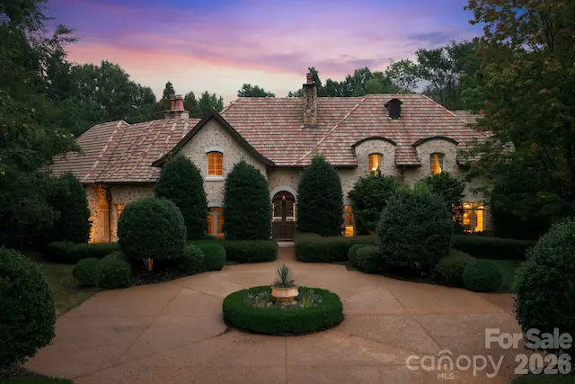 4231 Fox Brook Lane, Charlotte, NC