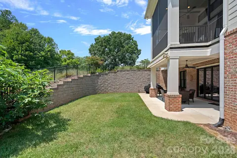 View of both level porches