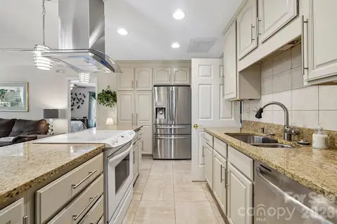 Secondary quarters - Kitchen