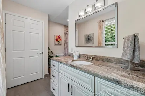 Secondary Quarters - Primary Bath