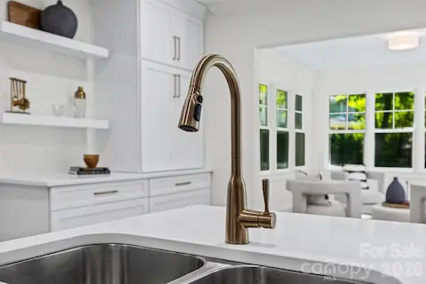 Kitchen bar