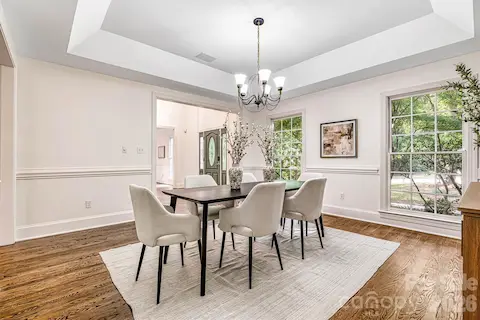 A welcoming space for holiday dinners and everyday meals.