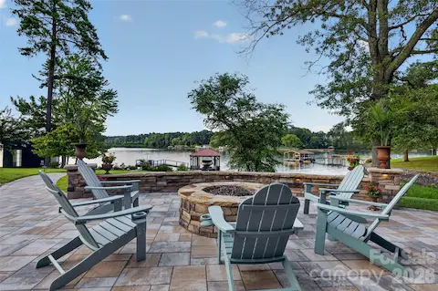 Waterfront Living, Fall is coming