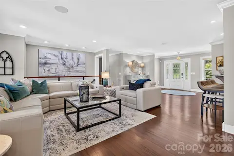 Living area Main Level
