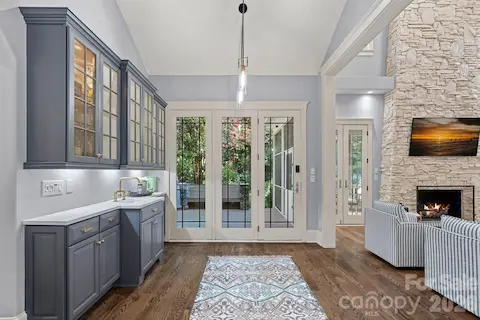Wet bar overlooking Great Room