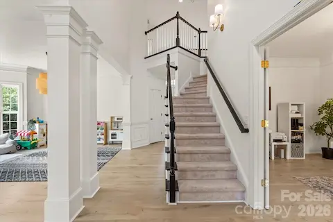2-Story Foyer