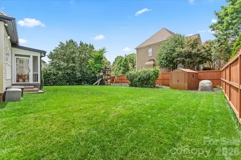 Large, Level Yard w/ Well Irrigation