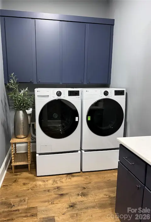 Brand new washer and dryer with pedestals included