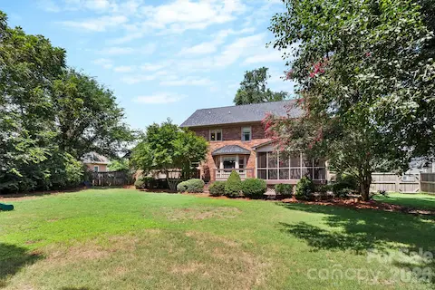 8601 Middleton