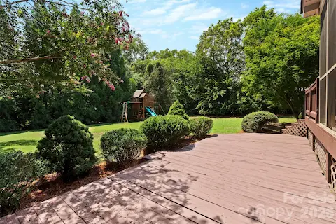 Tons of entertaining space